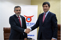 Türkiye Koyun Keçi Yetiştiricileri Merkez Birliği (TÜDKİYEB) Genel Başkanı Nihat Çelik, 3 Eylül 2024 tarihinde Merkez Birliği Denetleme Kurulu Başkanı ve aynı zamanda Bitlis Koyun Keçi Yetiştiricileri Birliği Başkanı Necat Demirden’i makamında kabul ederek sektörle alakalı görüşmelerde bulundu. Genel Başkan Çelik, ziyarete ilişkin olarak “ Merkez Birliğimiz Denetleme Kurulu Başkanı ve aynı zamanda Bitlis Birliğimizin çok değerli Başkanı, kıymetli yol arkadaşım Sayın Necat Demirden’in ziyaretlerinden büyük memnuniyet duydum. Kendisiyle sektörümüze ilişkin çeşitli görüşmelerde bulunduk.