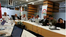 Türkiye Koyun Keçi Yetiştiricileri Merkez Birliği (TÜDKİYEB) Genel Başkanı Nihat Çelik, PARA Dergisine yaptığı açıklamada, TC. Cumhurbaşkanlığı Strateji ve Bütçe Başkanlığı 2025 Yılı Cumhurbaşkanlığı Yıllık Programında yer alan hayvancılık desteklerinin artırılmasını istedi. TÜDKİYEB Genel Başkanı Çelik, PARA Dergisinden Hülya Genç Sertkaya’nın tarımsal destekleme bütçesi ve bu bütçede yer alan hayvancılık desteklerine ilişkin değerlendirmesi şöyle oldu; “ TC Cumhurbaşkanlığı Strateji ve Bütçe Başkanlığı 2025 Yılı Cumhurbaşkanlığı Yıllık Programına göre hayvancılık desteklerine ayrılan kaynağın toplam destekleme bütçesindeki payının azaldığı görülmektedir.