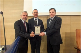 Tarım ve Orman Bakanı İbrahim Yumaklı, Avrupa Birliği ve Türkiye tarafından ortak finanse edilen ve Ankara'daki bir otelde düzenlenen 'IPARD III Projeleri Hayata Geçiyor Programı'na katıldı. Bakan Yumaklı’nın yanısıra toplantıya Tarım ve Orman Bakan Yardımcısı Dr. Ahmet Bağcı, Dışişleri Bakan Yardımcısı ve AB Başkanı Büyükelçi Mehmet Kemal Bozay, TKDK Başkanı Dr.