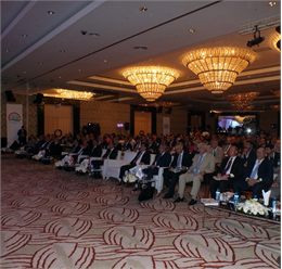 19.11.2024 - Kırmızı et fiyatlarına bir haftada 60 lira zam geldiği iddia edilirken Et ve Süt Kurumu, Türkiye Koyun Keçi Yetiştiricileri Merkez Birliği (TÜDKİYEB) ve Türkiye Kasaplar Federasyonu’ndan konuya ilişkin açıklamalarda bulunuldu. Et ve Süt Kurumu, stokların piyasa ihtiyaçlarını karşılayacak düzeyde olduğunu, kırmızı ette fahiş fiyat artışına neden olacak herhangi bir durumun söz konusu olmadığını bildirdi. Et ve Süt Kurumu fiyat artışına neden olacak bir stok azlığı olmadığını bildiriyor.