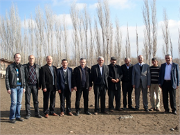 Bitlis iline bağlı Mutki Ziraat Odası Başkanı ve aynı zamanda Bitlis İl Genel Meclis Başkanı Ali Akın, 11 Şubat 2025 tarihinde Türkiye Koyun Keçi Yetiştiricileri Merkez Birliği (TÜDKİYEB ) Genel Başkanı Nihat Çelik’e bir ziyarette bulundu. Genel başkan Çelik, sosyal medyada yaptığı paylaşımda “ Çok kıymetli kadim dostum Bitlis İl Genel Meclis Başkanı ve Bitlis Mutki Ziraat Odası Başkanı Sayın Ali Akın ve İş İnsanı Sayın Ercan Arslan’ın Merkez Birliğimize yapmış oldukları nazik ziyaretlerinden dolayı kendilerine teşekkür ediyor, çalışmalarında başarılar diliyorum. “ ifadelerini kullandı.