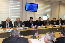 Türkiye Koyun Keçi Yetiştiricileri Merkez Birliği (TÜDKİYEB) Genel Başkanı Nihat Çelik, 8 Mayısta Afyonkarahisar Koyun Keçi Yetiştiricileri Birliği Başkanlığına seçilen Özgür Yayla’yı makamında kabul ederek sektörle alakalı görüşmelerde bulundu. Genel Başkan Çelik, ziyarete ilişkin olarak “ Afyonkarahisar Birliğimizin Genel Kurulunda Birlik Başkanlığına seçilen kıymetli kardeşim Özgür Yayla’nın ayağının tozuyla Merkez Birliğimize yapmış olduğu ziyaretten dolayı büyük memnuniyet duydum. Özgür Başkanımın Merkez Birliği seçimlerinde delegeleriyle birlikte şahsıma vereceği tam destekten dolayı teşekkür ediyor, çıktığı bu kutlu hizmet yolunda kendisine başarılar diliyorum.