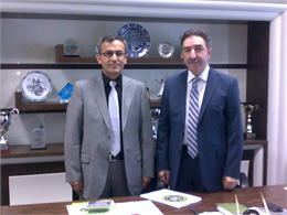 Türkiye Koyun Keçi Yetiştiricileri Merkez Birliği (TÜDKİYEB) Genel Başkanı Nihat Çelik, Kırklareli Koyun Keçi Yetiştiricileri Birliği Başkanı Bülent Oral ve Birlik personelini makamında kabul ederek sektörle ilgili birtakım görüşmelerde bulundu. TÜDKİYEB Genel Başkanı Çelik, ziyarete ilişkin olarak “Kırklareli Birliğimizin Çok Kıymetli Başkanı, kadim dostum, yol arkadaşım Sayın Bülent Oral ve beraberindeki Birlik personelinin Merkez Birliğimize yapmış olduğu ziyaretten dolayı büyük memnuniyet duydum. Bülent Başkanımla sektörümüzle alakalı birtakım görüşmelerde bulunduk.